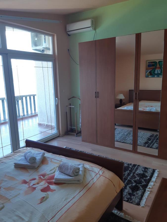 Villa Garden Apartments Херцег-Нови Экстерьер фото